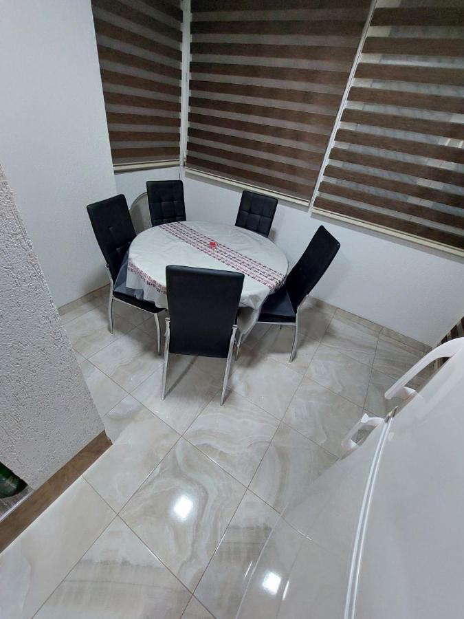 L'Appartement De La Pyramide Du Soleil Visoko Exterior foto