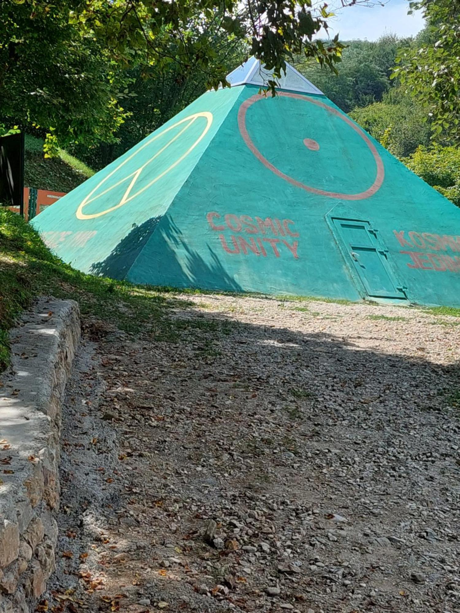 L'Appartement De La Pyramide Du Soleil Visoko Exterior foto