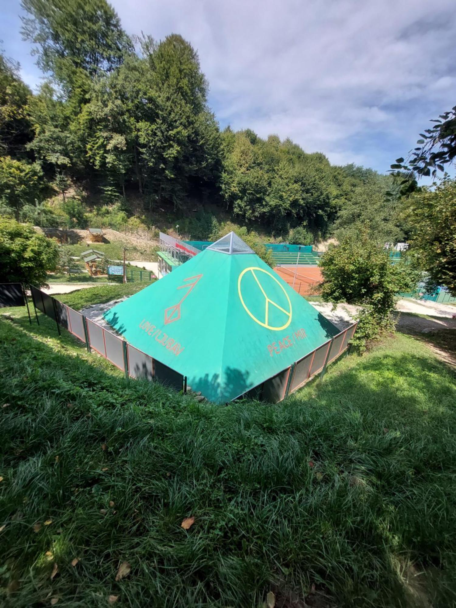 L'Appartement De La Pyramide Du Soleil Visoko Exterior foto